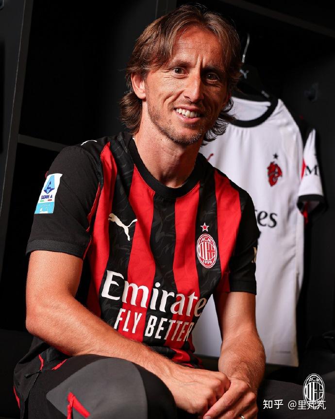 文胖：在雄鹿裁掉利拉德后，字母哥对雄鹿感到非常失望