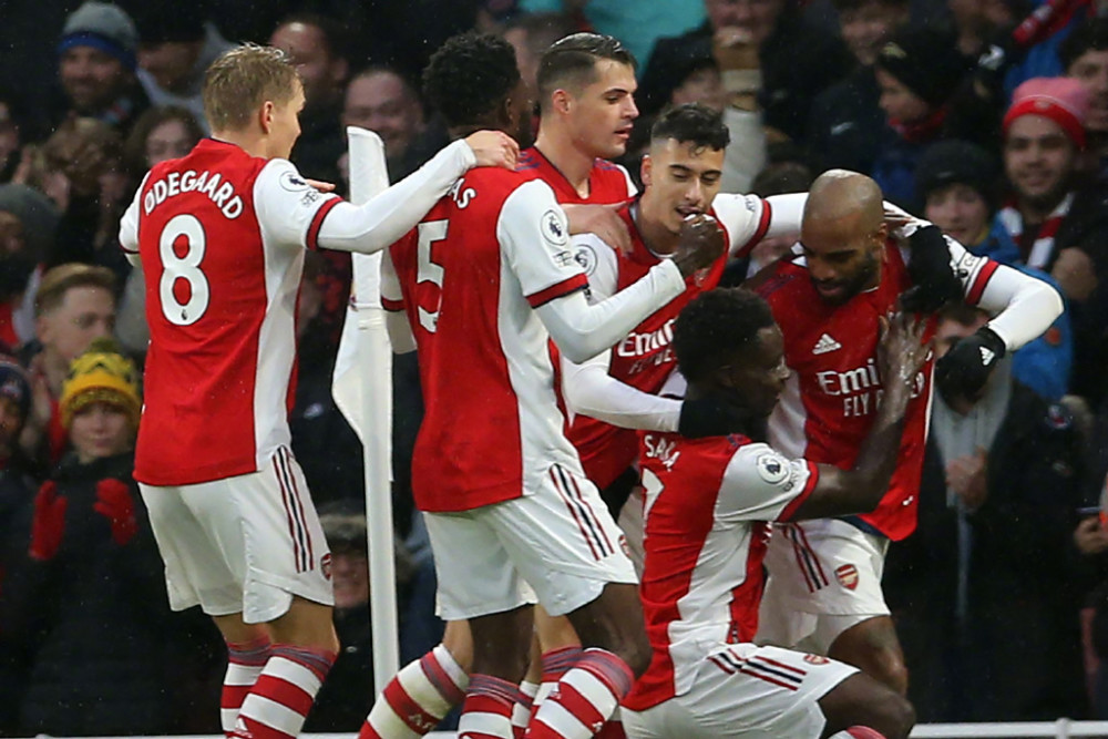 弗林蓬选交手过的最佳五人队：亚马尔、贝林、穆西亚拉在列