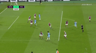 核心缺阵！布克因伤缺席对雷霆的NBA杯关键战