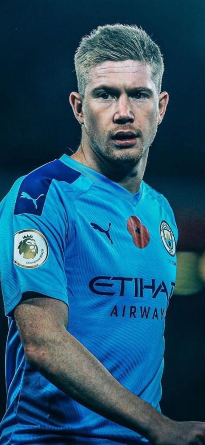 维尼修斯晒观看解放者杯决赛照片，随后庆祝母队弗拉门戈夺冠