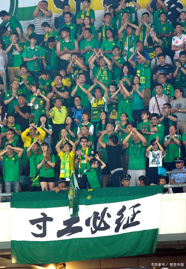 王哲林21+8+3古德温19+4+8 上海客胜青岛豪取八连胜