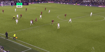 西班牙此前10次对阵乌拉圭5胜5平保持不败，打进16球丢8球