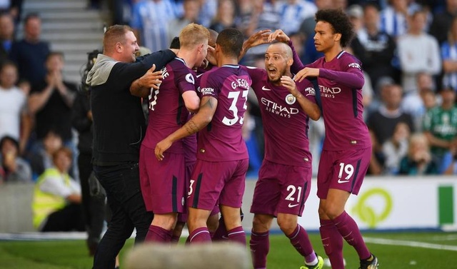 时隔34年维京队再夺挪超冠军，球迷冲入球场内疯狂庆祝