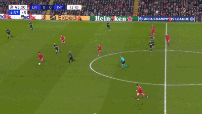 半场：拜仁2-2弗赖堡，卡尔、奥利塞分别传射，铃木唯人进球