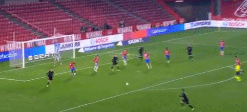 足球报：国安亚冠出局后，有球迷退了足协杯决赛的门票与酒店